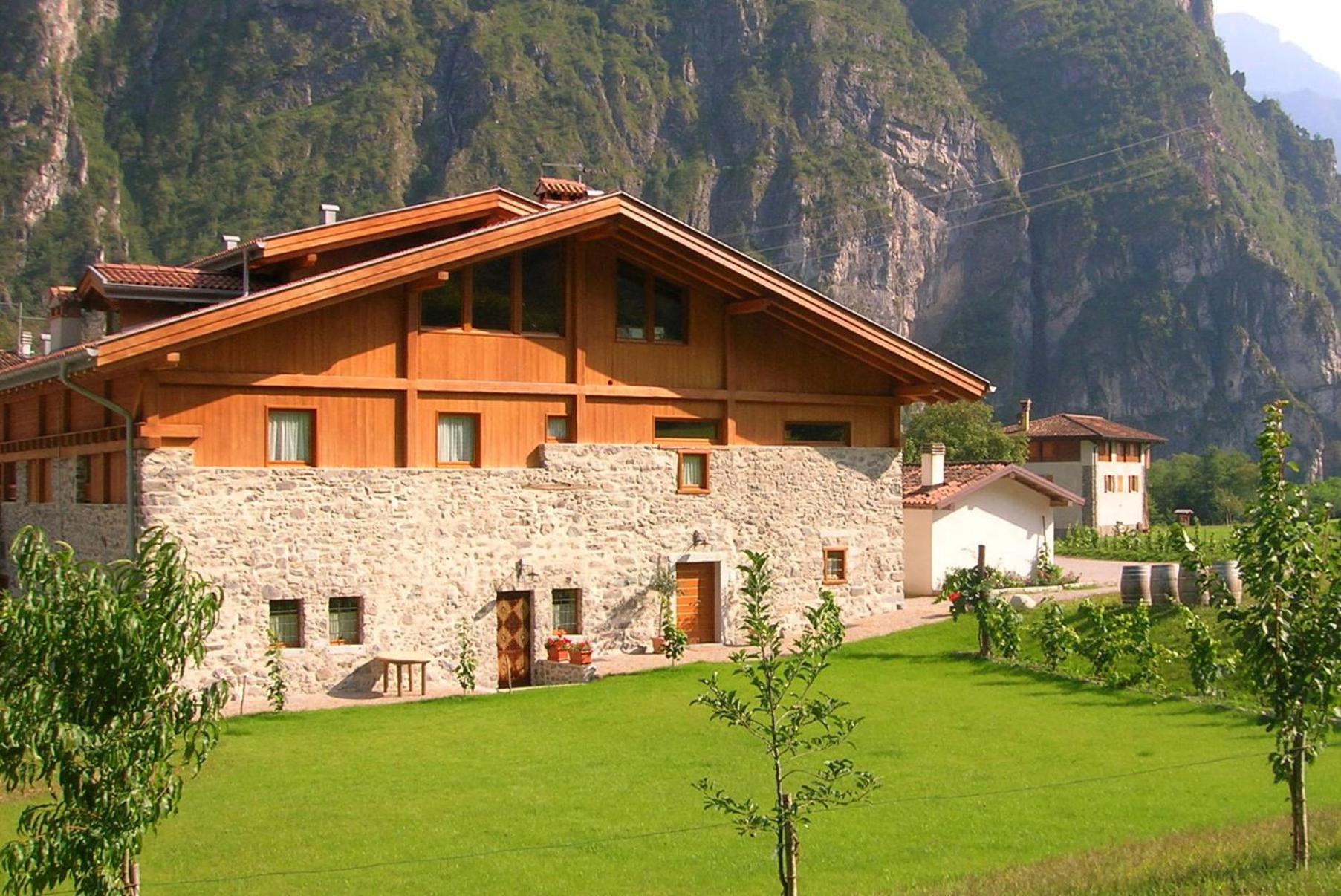 Locanda Borgo Chiese Castel Condino Exterior photo